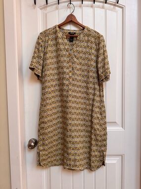 Olsen Butter Yellow Floral Linen Short Sleeve Shift Dress with Pockets. Size 10
